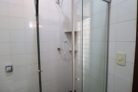 Casa para alugar com 424m², 4 quartos e 5 vagasBanheiro