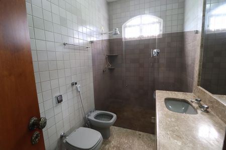 Casa para alugar com 424m², 4 quartos e 5 vagasBanheiro Social