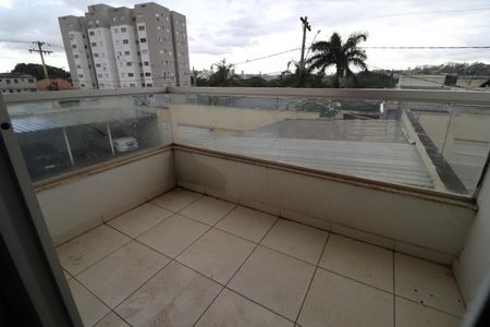 Sacada de apartamento para alugar com 2 quartos, 67m² em Dona Zulmira, Uberlândia