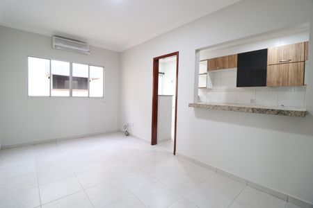 Sala de apartamento para alugar com 2 quartos, 67m² em Dona Zulmira, Uberlândia