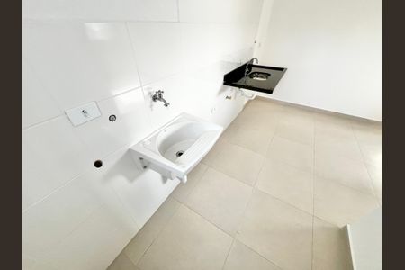 Sala/Cozinha/Àrea de Serviço de apartamento para alugar com 2 quartos, 40m² em Vila Vitorio Mazzei, São Paulo