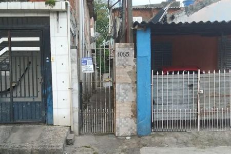 Casa à venda com 117m², 3 quartos e sem vaga Casa à venda com 117m², 3 quartos e sem vagaFachada