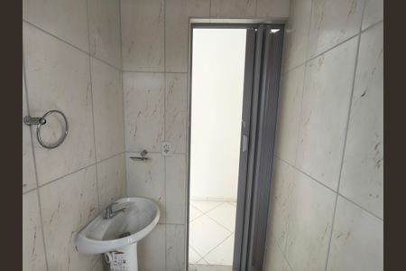 Casa à venda com 64m², 2 quartos e 1 vagaBanheiro Suite 1