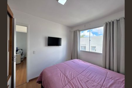 Quarto 1 de apartamento para alugar com 2 quartos, 50m² em Vargem Grande, Rio de Janeiro