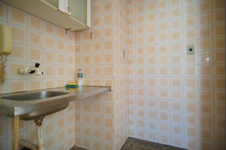 Cozinha e Área de Serviço de kitnet/studio para alugar com 1 quarto, 30m² em Jardim Dona Leopoldina, Porto Alegre