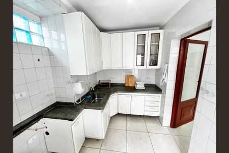 Casa para alugar com 200m², 3 quartos e 1 vaga Casa para alugar com 200m², 3 quartos e 1 vagaCozinha