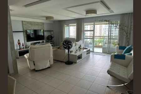 Apartamento à venda com 150m², 4 quartos e 2 vagas Apartamento à venda com 150m², 4 quartos e 2 vagasSala