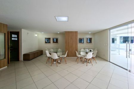 Apartamento para alugar com 63m², 2 quartos e 1 vaga Apartamento para alugar com 63m², 2 quartos e 1 vagaÁrea comum - Salão de festas