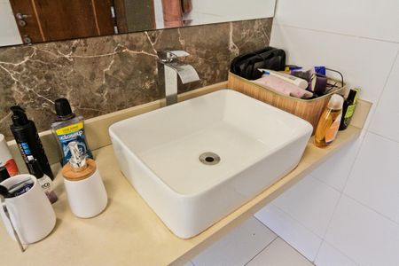 Casa à venda com 202m², 3 quartos e 4 vagasBanheiro