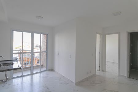 Sala e Cozinha  de apartamento para alugar com 2 quartos, 37m² em Vila Ré, São Paulo