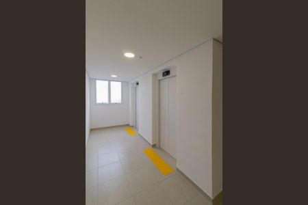 Apartamento para alugar com 37m², 2 quartos e sem vaga Apartamento para alugar com 37m², 2 quartos e sem vagaÁrea Comum - Elevador