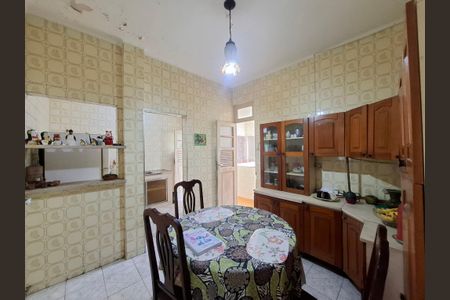 Apartamento para alugar com 193m², 4 quartos e sem vagaCozinha 