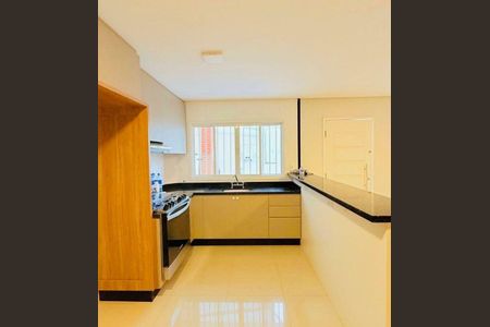 Casa à venda com 3 quartos, 81m² em Cupecê, São Paulo