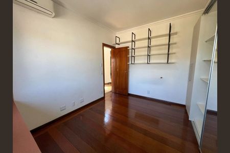 Casa para alugar com 340m², 3 quartos e 3 vagas