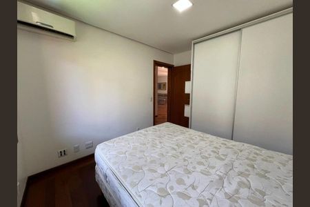 Casa para alugar com 340m², 3 quartos e 3 vagas
