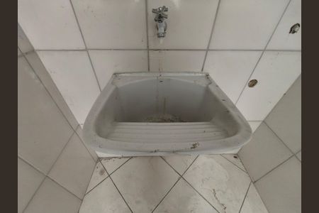 Casa para alugar com 64m², 2 quartos e 1 vagaÁrea de Serviço