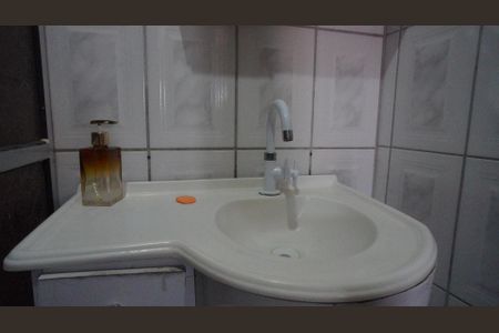 Casa à venda com 102m², 4 quartos e sem vagaBanheiro 2