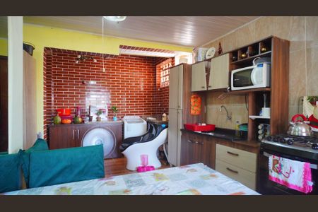 Cozinha de casa à venda com 4 quartos, 102m² em Medianeira, Porto Alegre