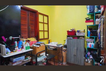 Quarto 1 piso inferior  de casa à venda com 4 quartos, 102m² em Medianeira, Porto Alegre