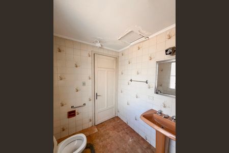 Casa à venda com 320m², 4 quartos e 4 vagasBanheiro