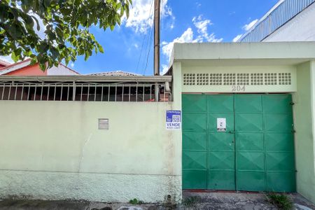 Casa à venda com 320m², 4 quartos e 4 vagasFachada