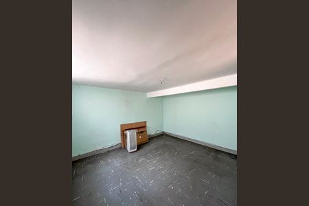 Casa à venda com 320m², 4 quartos e 4 vagasQuarto de Serviço