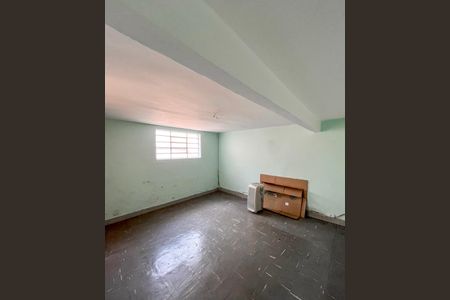 Casa à venda com 320m², 4 quartos e 4 vagasQuarto de Serviço