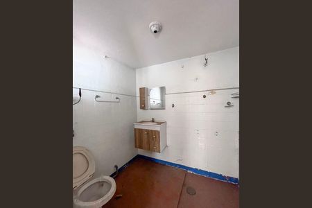 Casa à venda com 320m², 4 quartos e 4 vagasBanheiro de serviço