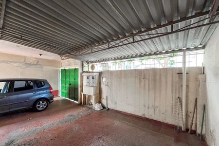 Casa à venda com 320m², 4 quartos e 4 vagasGaragem