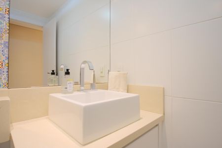 Apartamento à venda com 68m², 2 quartos e 1 vagaBanheiro Social