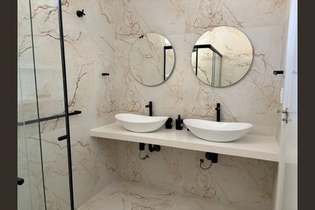 Banheiro de apartamento à venda com 3 quartos, 107m² em Copacabana, Rio de Janeiro