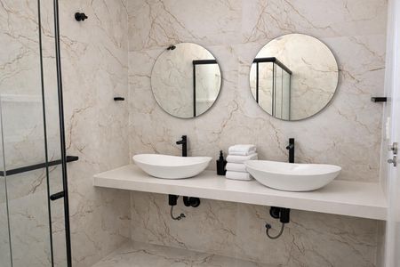 Banheiro de apartamento à venda com 3 quartos, 107m² em Copacabana, Rio de Janeiro