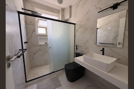 Apartamento à venda com 107m², 3 quartos e sem vagaBanheiro 2