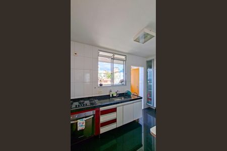 Apartamento à venda com 173m², 4 quartos e 4 vagas Apartamento à venda com 173m², 4 quartos e 4 vagasCozinha