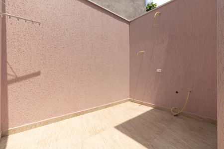 Casa para alugar com 84m², 2 quartos e 1 vagaQuintal