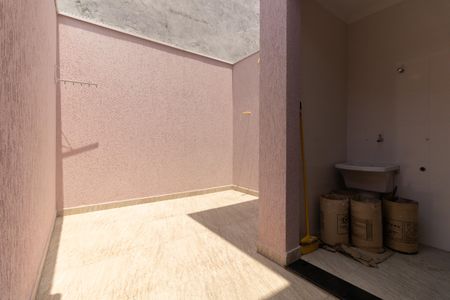 Casa para alugar com 84m², 2 quartos e 1 vagaQuintal