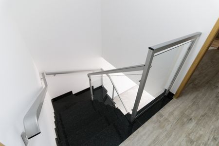 Escada de casa à venda com 2 quartos, 84m² em Vila Santo Estefano, São Paulo