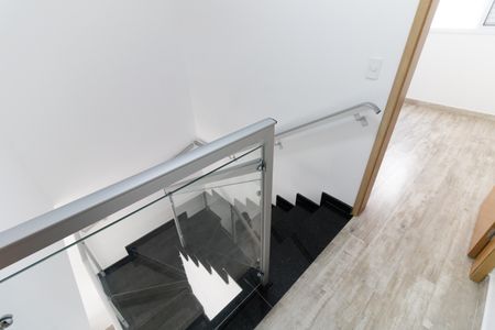 Casa para alugar com 84m², 2 quartos e 1 vaga Casa para alugar com 84m², 2 quartos e 1 vagaEscada