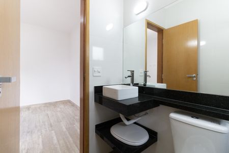 Casa para alugar com 84m², 2 quartos e 1 vaga Casa para alugar com 84m², 2 quartos e 1 vagaBanheiro da Suíte 2