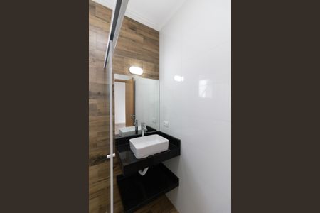 Casa para alugar com 84m², 2 quartos e 1 vaga Casa para alugar com 84m², 2 quartos e 1 vagaBanheiro da Suíte 1