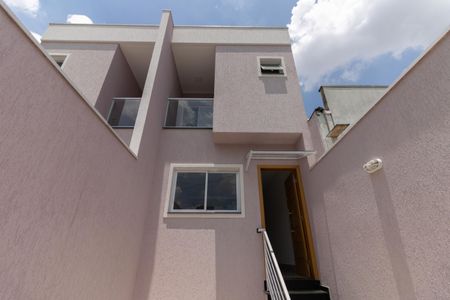 Casa para alugar com 84m², 2 quartos e 1 vaga Casa para alugar com 84m², 2 quartos e 1 vagaFachada