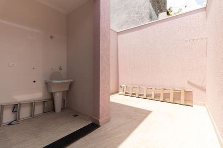 Casa para alugar com 84m², 2 quartos e 1 vaga Casa para alugar com 84m², 2 quartos e 1 vagaQuintal