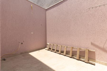 Casa para alugar com 84m², 2 quartos e 1 vaga Casa para alugar com 84m², 2 quartos e 1 vagaQuintal