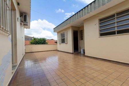 Casa à venda com 110m², 2 quartos e 3 vagasQuintal