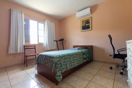 Casa à venda com 110m², 2 quartos e 3 vagasQuarto 2