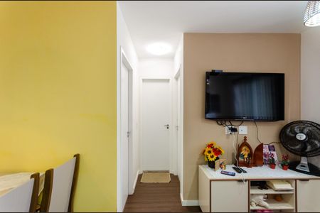 Sala de apartamento para alugar com 2 quartos, 40m² em Jardim Adelfiore, São Paulo