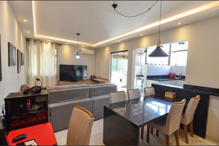 Sala de apartamento à venda com 2 quartos, 75m² em Tijuca, Rio de Janeiro