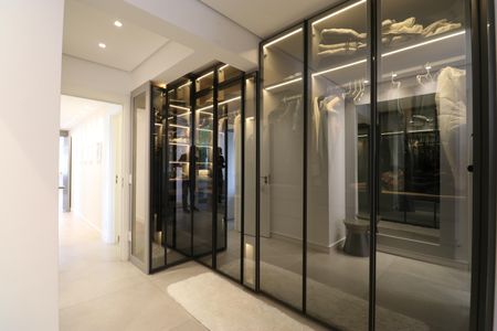 Apartamento à venda com 230m², 4 quartos e 4 vagasCloset