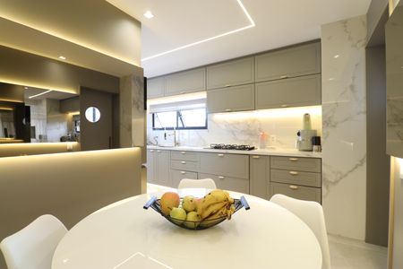Apartamento à venda com 230m², 4 quartos e 4 vagasCozinha