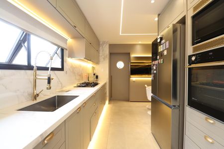 Apartamento à venda com 230m², 4 quartos e 4 vagasCozinha